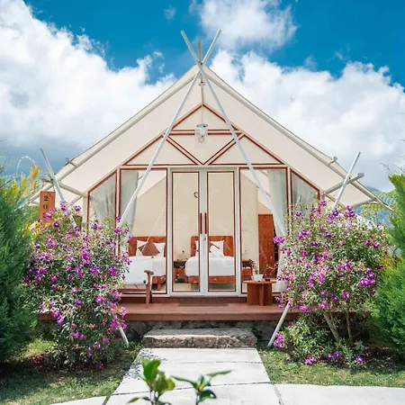 Svargan Lakeside Glamping