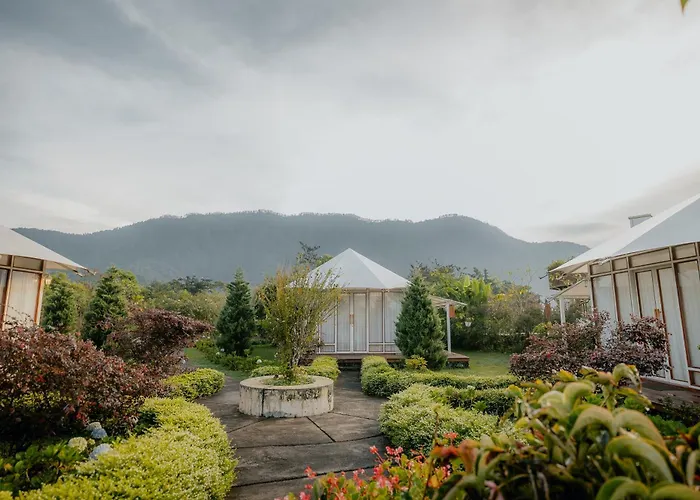 Svargan Lakeside Glamping *