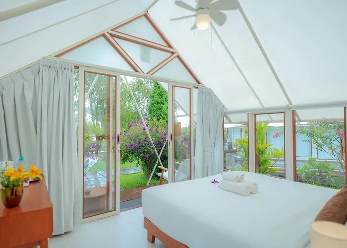 Svargan Lakeside Glamping ラグジュアリーテント *
