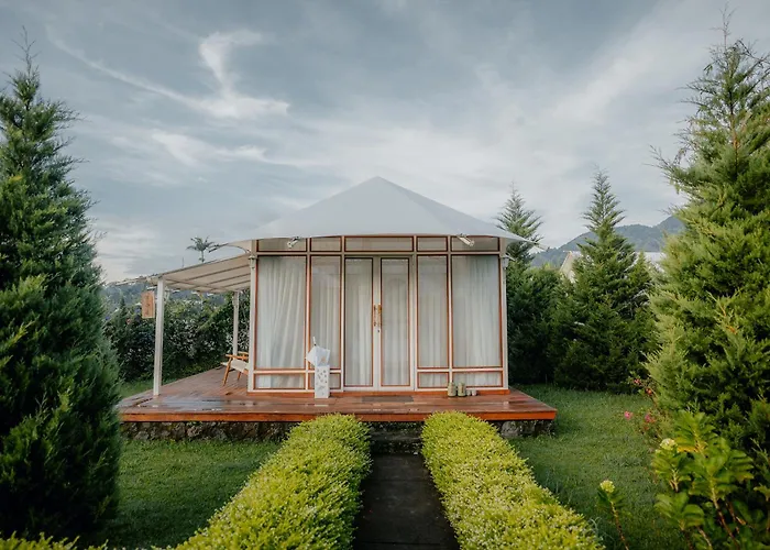 ラグジュアリーテント Svargan Lakeside Glamping *