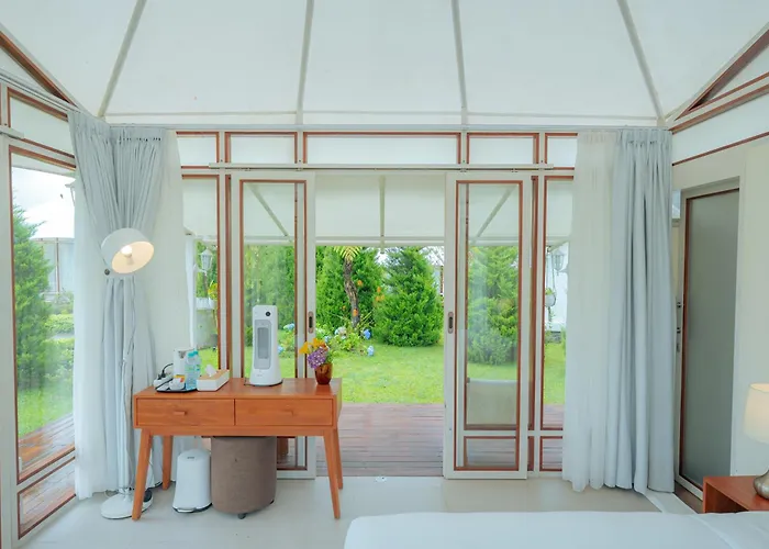 ラグジュアリーテント Svargan Lakeside Glamping *