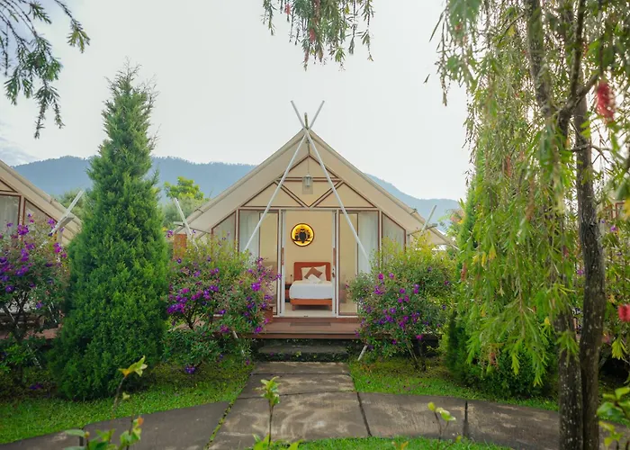 Svargan Lakeside Glamping ラグジュアリーテント