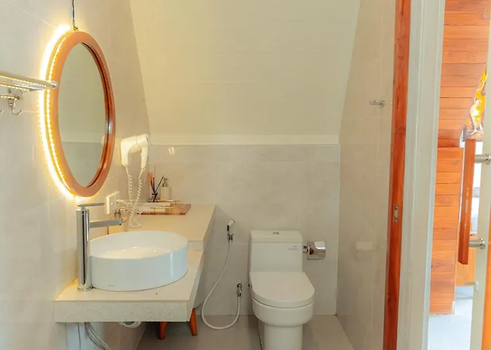 Svargan Lakeside Glamping Selemadeg